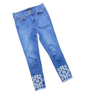 ANN TAYLOR | sz 4 Women's Medium Wash The Skinny Frayed Eyelet Hem Cropped Jeans